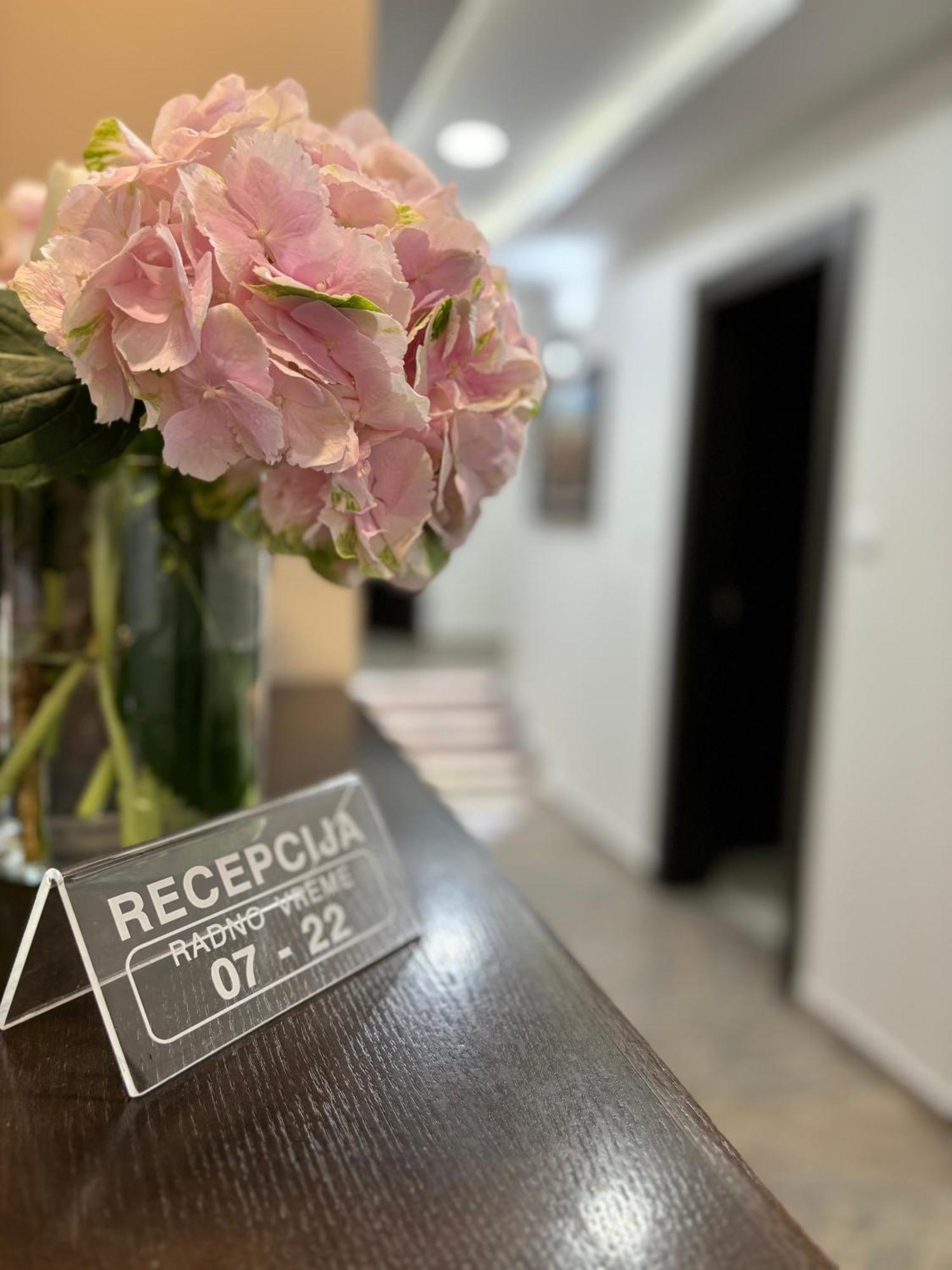Atrium Bed & Breakfast Sremska Mitrovica Eksteriør bilde