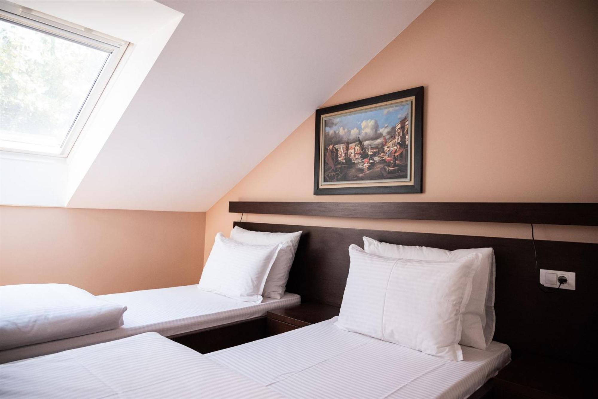 Atrium Bed & Breakfast Sremska Mitrovica Eksteriør bilde