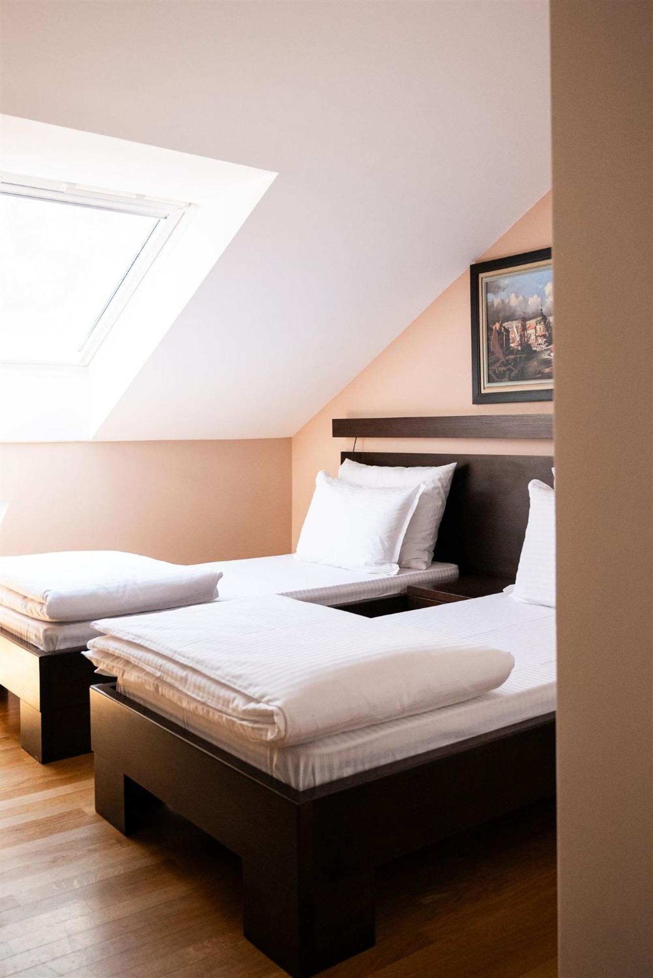 Atrium Bed & Breakfast Sremska Mitrovica Eksteriør bilde