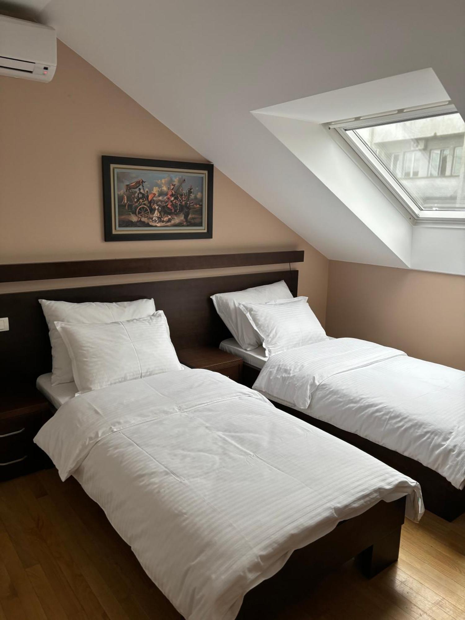 Atrium Bed & Breakfast Sremska Mitrovica Eksteriør bilde