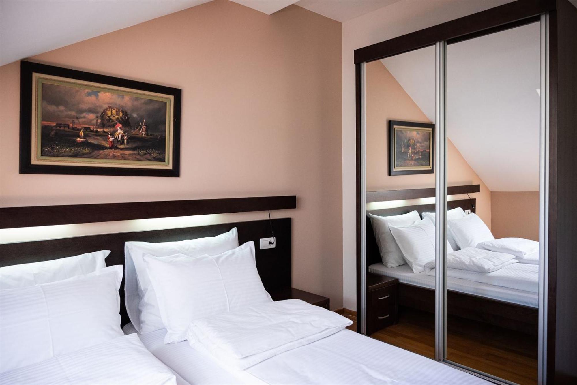 Atrium Bed & Breakfast Sremska Mitrovica Eksteriør bilde